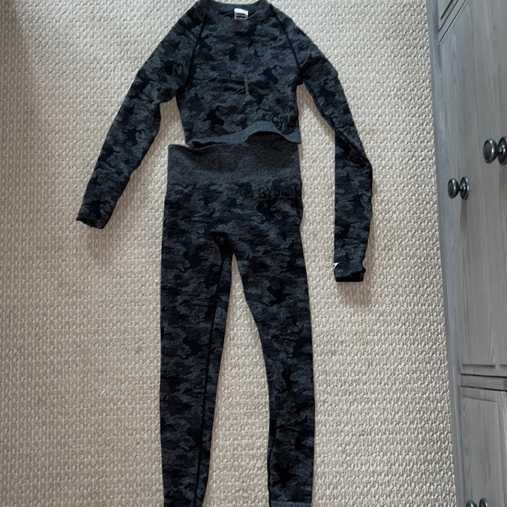 Women’s gymshark camo set